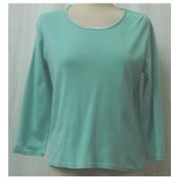 country casual size m green polo shirt