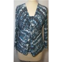 country casuals size m blue top country casuals size m blue smock top