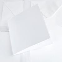 Craft UK 25 X 8X8 White Cards and Envelopes 404218