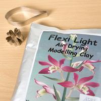 Craft-e-Liza Flexi Light Clay with Set of 2 Metal Primrose Cutters 363984