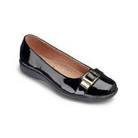 Cushion Walk Buckle Trim Shoes E Fit