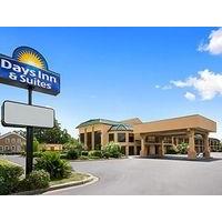 Days Inn and Suites Savannah Midtown