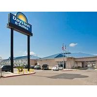 Days Inn & Suites Laredo