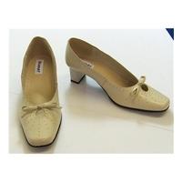Damart - Size: 5E - Beige court shoes