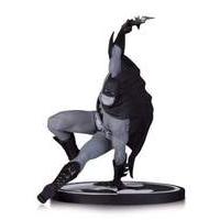 DC Comics Batman by Bryan Hitch Statue