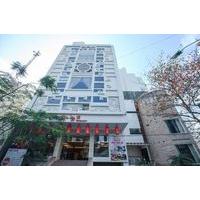 Den Long Do Hotel & Restaurant