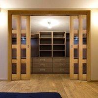 Deanta Quad Telescopic Pocket Coventry Shaker Style Oak Veneer Doors - Clear Safety Glass - Unfinished