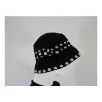 Dents Black/White Hat