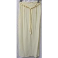 Detail - Size 12 - White - Long skirt