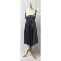 Debut Size 8 Grey Fully Lined Sleeveless Knee Length Dress. Debut for Debenhams - Size: 8 - Grey - Evening dress