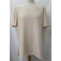 debenhan freebody size 16 beige t shirt