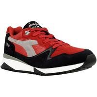 Diadora V7000 Premium men\'s Shoes (Trainers) in Black