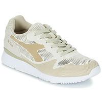 Diadora V7000 WEAVE men\'s Shoes (Trainers) in BEIGE