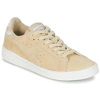 Diadora GAME LOW SUEDE women\'s Shoes (Trainers) in BEIGE