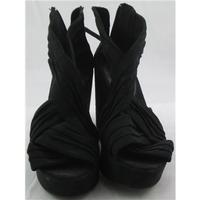 Divied by H & M, size 4/47 black platform wedge heeled sandals