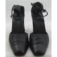 dkny size 55 black block heeled two piece shoes