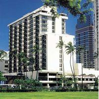 DoubleTree by Hilton Alana Waiki...