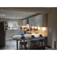DOUBLE ROOM WITH EN-SUITE IN AN IMMACULATE MODERN NEWLY REFURBISHED HOUSE IN HUNTINGDON
