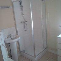 Double Ensuite Room - Available Now - Quiet Road - Short Walk to Station & Highstreet Shops