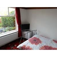 double room to let in detached bungalow