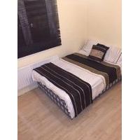 Double room available in a flat share in Charlton