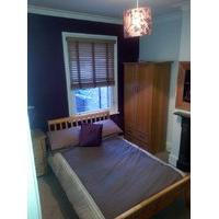Double Room in terrace Victorian House Windsor Town Centre