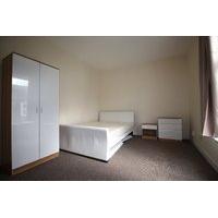DOUBLE ROOM - FURNISHED TOWN CENTRE LOCATION