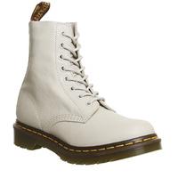 Dr. Martens 8 Eyelet Lace Up Bt IVORY VIRGINIA LEATHER