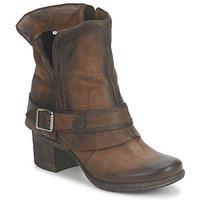 dream in green vinel womens low ankle boots in brown