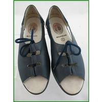 draper of glastonbury size 6 blue lace up shoes