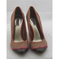 Dune, size 4/37 brown embroidered high heeled pumps