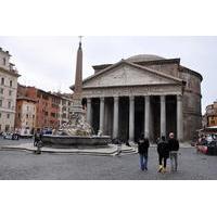 Early Morning Passeggiata of Rome\'s Famous Sights without the Crowds