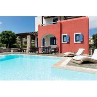 Earino Suites & Villas