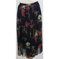 Eastex - Size: 10 - Black floral pleated skirt