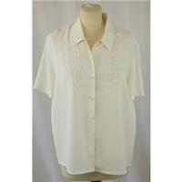 Eastex short sleeved blouse size 12 cream Eastex - Size: 12 - Cream / ivory - Short sleeved shirt