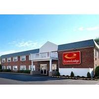 Econo Lodge Inn & Suites Airport