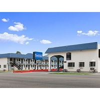 Econo Lodge Inn & Suites