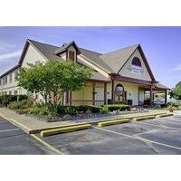 Econo Lodge & Suites