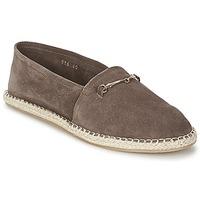 elia b bella womens slip ons shoes in beige