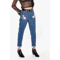 embroidery pocket mom jeans mid blue