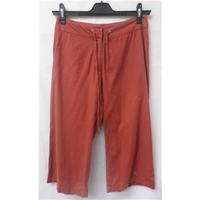 Emreco - Size: 10 - Red - 3/4 Linen Shorts