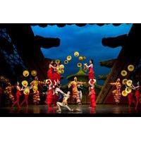 Entertainment in Shanghai: Chinese Acrobats Show