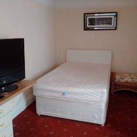 en-suite clean and tidy room bispham