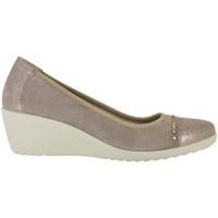 Enval 7939 Mocassins Women Beige women\'s Loafers / Casual Shoes in BEIGE
