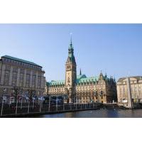 Essential Hamburg Combo: Hop-on Hop-off Tour, Cruise and Lake Alster
