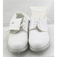 Etonic, size 5.5 white leather look spiked golf shoes