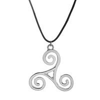 europen style antique silver alloy triskele pendant necklace