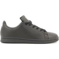 Everlast EV-002 Sport shoes Man Black men\'s Shoes (Trainers) in black