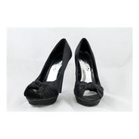 Evie Size 5 Black Peep-Toe Heels
