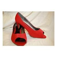 evans size 9 red heeled shoes evans size 9 red heeled shoes